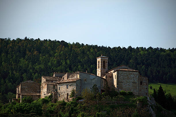 istock Old Italian City 182777165