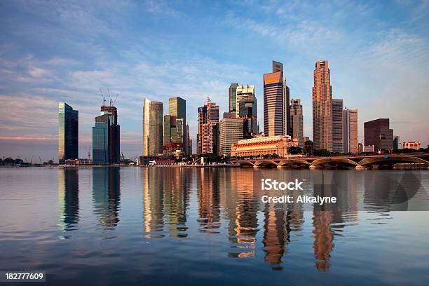 Nascer Do Sol No Distrito De Negócios De Singapura - Fotografias de stock e mais imagens de Cidade de Singapura - Cidade de Singapura, Dia, Horizonte Urbano