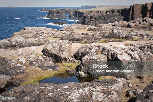 シェトランドの崖 - イギリスのストックフォトや画像を多数ご用意 - イギリス, シェトランド諸島, スコットランド