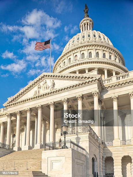 Foto de Estados Unidos Capitol Brilhante Sol De Manhã Cedo e mais fotos de stock de Washington DC - Washington DC, Arquitetura, As Américas