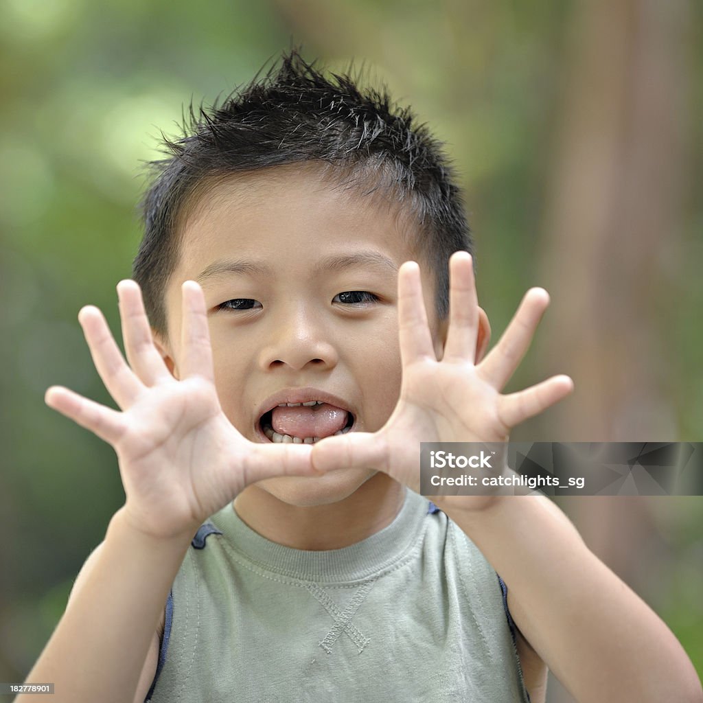 아시아판 중국 남자아이 가든 - 로열티 프리 감정 스톡 사진