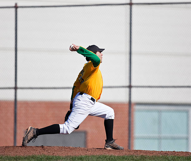 lançador de beisebol-viver a acção do jogo - baseball diamond flash imagens e fotografias de stock