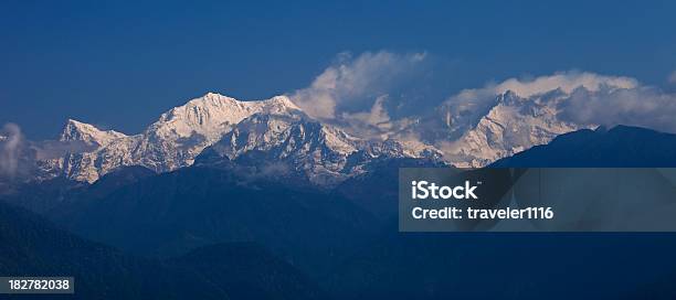 Mount Kanchendzonga Lub Kangchenjunga - zdjęcia stockowe i więcej obrazów Azja - Azja, Bez ludzi, Brzask