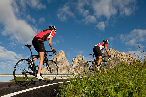 istock race cycling couple 182784099