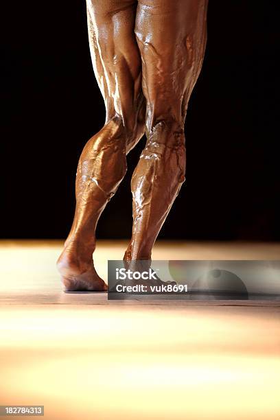 Bodybuilder 왜고너의 레그스 남자에 대한 스톡 사진 및 기타 이미지 - 남자, 벌거벗은, 스포츠