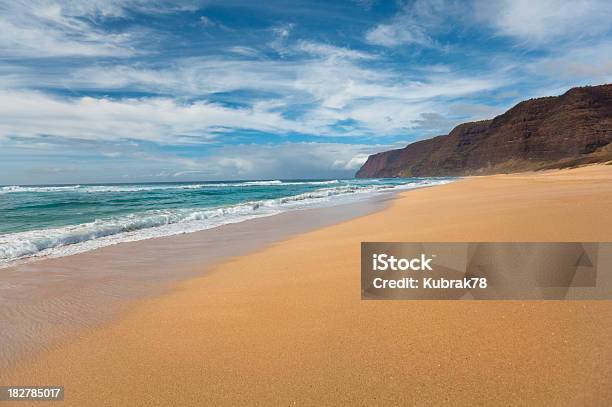 De Polihale Playa De Kauai Hawai Foto de stock y más banco de imágenes de Acantilado - Acantilado, Agua, Azul