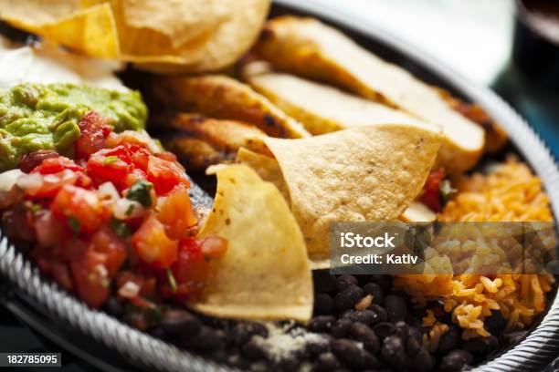 Colorido Comida Mexicana Foto de stock y más banco de imágenes de Cultura mexicana - Cultura mexicana, México, Taco - Alimento