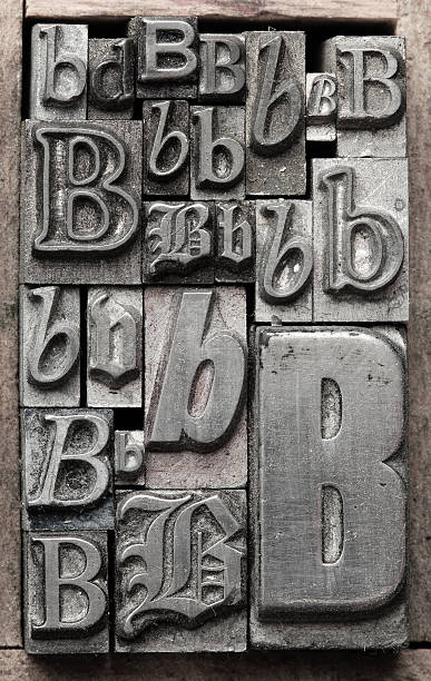 lettre b - letter b typescript letterpress alphabet photos et images de collection