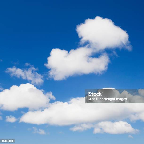 Summer Sky Stockfoto und mehr Bilder von Biegung - Biegung, Bildhintergrund, Blau
