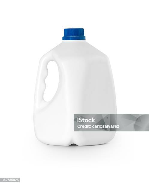 Flasche Milch Mit Clipping Path Stockfoto und mehr Bilder von Milchkrug - Milchkrug, Gallone, Freisteller – Neutraler Hintergrund