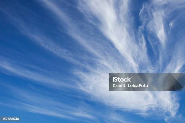 Schönen Bewölkten Himmel Stockfoto und mehr Bilder von Biegung - Biegung, Bildhintergrund, Blau