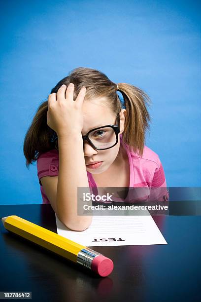 Teste De Ansiedade - Fotografias de stock e mais imagens de Aprender - Aprender, Contemplação, Criança