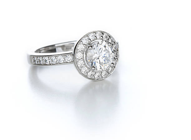 diamond ring - diamantring stockfoto's en -beelden