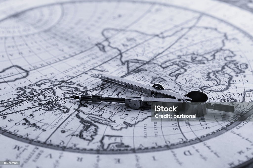 Mapa e uma bússola - Foto de stock de Astronomia royalty-free