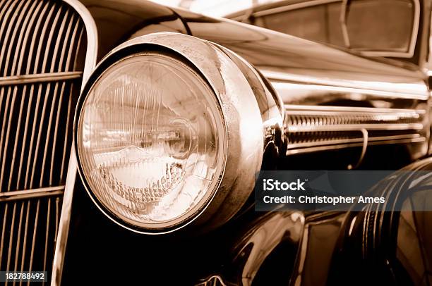 Nero Vintage Auto In Primo Piano - Fotografie stock e altre immagini di 1930-1939 - 1930-1939, Automobile, Automobile d'epoca
