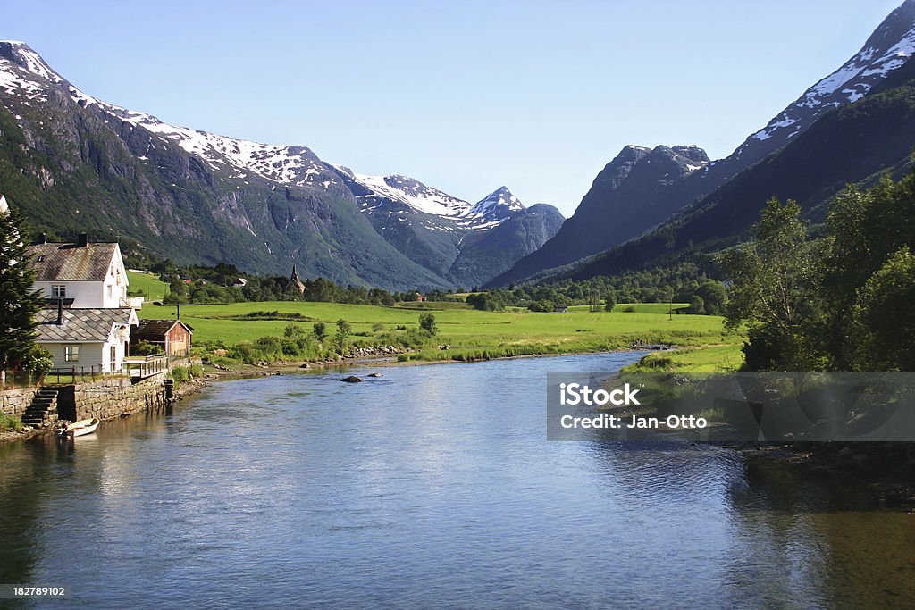 Norwegische Valley Briksdalsglacier - Lizenzfrei Jostedalsbreen Stock-Foto