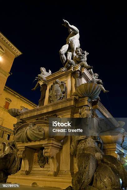 ボローニャの夜 - イタリアのストックフォトや画像を多数ご用意 - イタリア, イタリア文化, ボローニャ