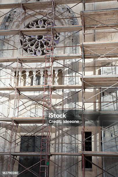 Chiesa Restauration - Fotografie stock e altre immagini di Ambientazione esterna - Ambientazione esterna, Basilica, Cantiere di costruzione