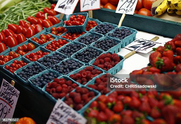 Photo libre de droit de Berry Bon banque d'images et plus d'images libres de droit de Fraise - Fraise, Supermarché, Agriculture