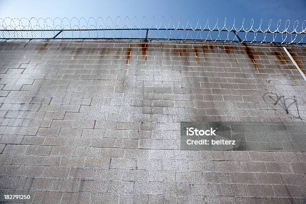 Photo libre de droit de Mur De La Prison banque d'images et plus d'images libres de droit de Mur - Mur, Mur d'enceinte, Prison