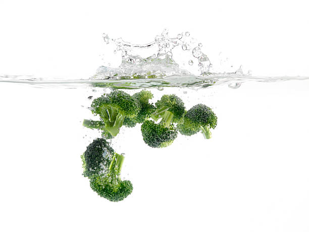 istock Broccoli, Splashing in Water 182791501