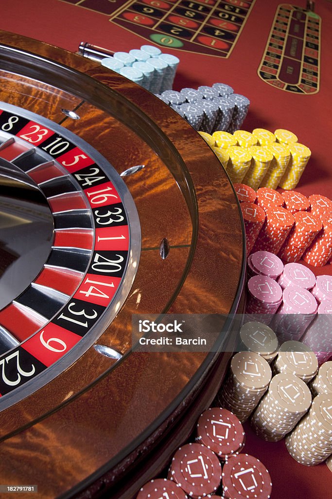 Rueda de ruleta en el casino - Foto de stock de Rotar libre de derechos