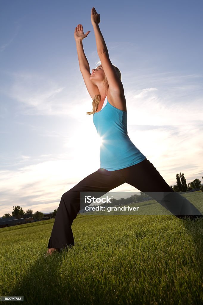 Bella donna facendo Yoga - Foto stock royalty-free di Texas