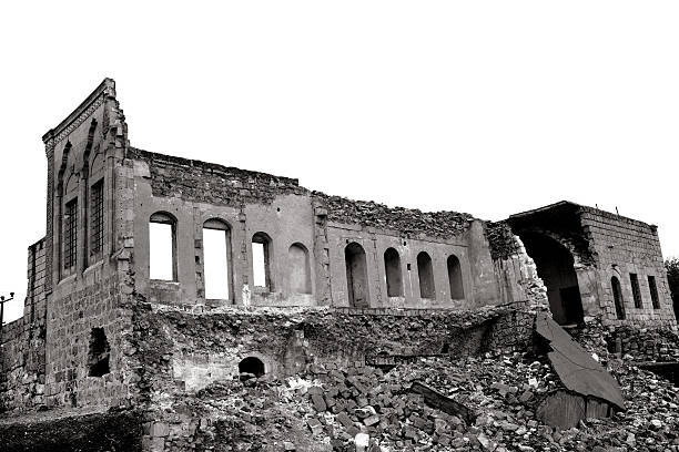 istock Ruined traditional Midyat house, Turkey 182791803
