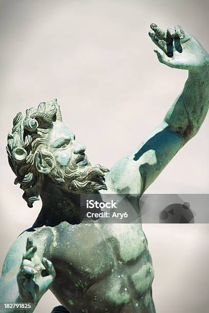 Satiro Statua Di Bronzo Faun Pompei Italia - Fotografie stock e altre immagini di Adulto