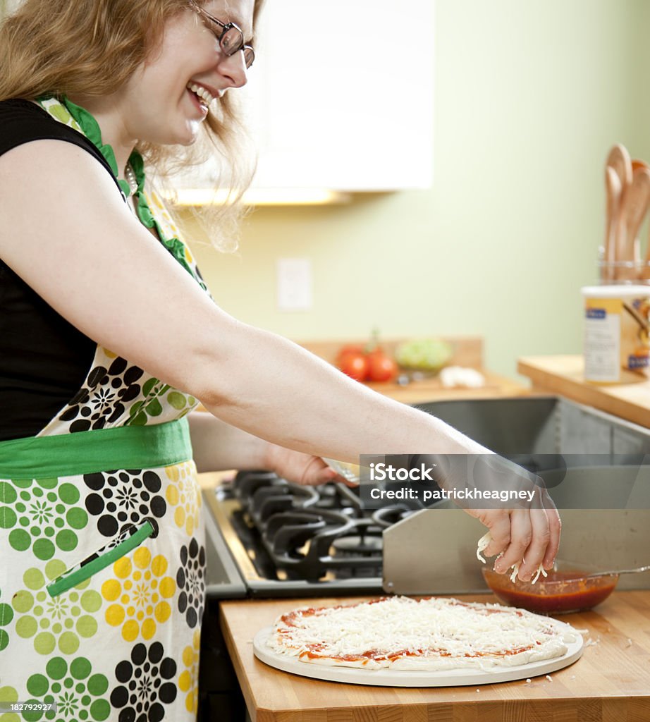 Fazendo Pizza - Royalty-free 20-29 Anos Foto de stock