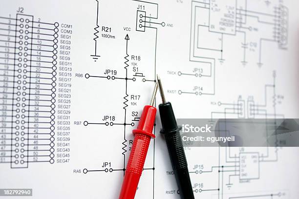 Foto de Eletrônico E Multimeter Esquemático e mais fotos de stock de Eletricista - Eletricista, Plano de Fundo, Amperímetro