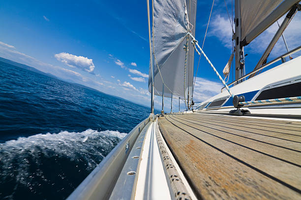 mittelmeer-segeln - rope rigging nautical vessel day stock-fotos und bilder