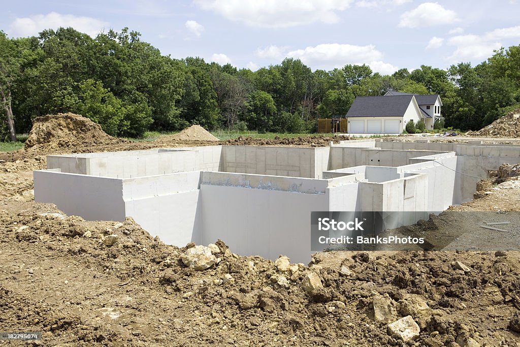 Nova casa de construção de fundação com Waterproofing - Royalty-free Obra Foto de stock