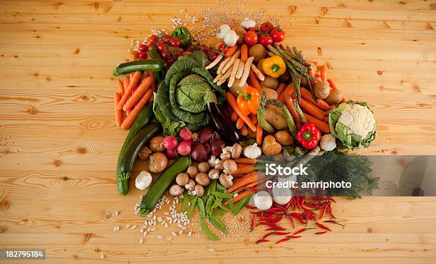 Zdrowe Warzywa Układ Widoku Z Góry - zdjęcia stockowe i więcej obrazów Bakłażan - Bakłażan, Bez ludzi, Cebula