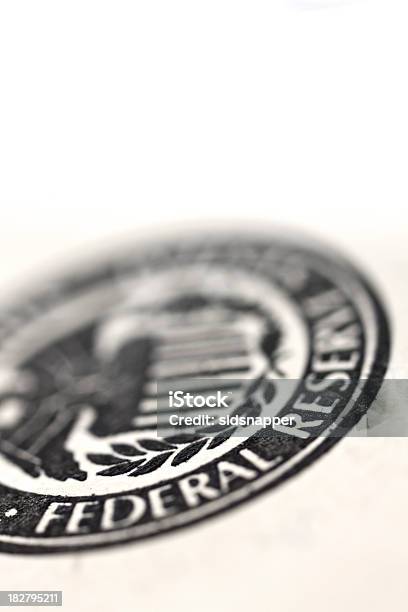 Reserva Federal Texto Herméticamente Recortar Billete De Un Dólar Foto de stock y más banco de imágenes de Abstracto