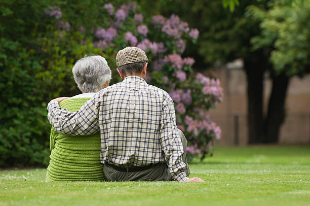 istock Senior couple relaxing 182797823