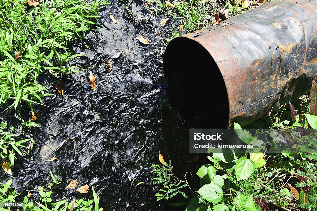 石油流出事故ドラム環境汚染 - 石油�流出のロイヤリティフリーストックフォト