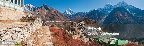 Himalaya Tea House Gebet Flags Stupanepal Mount Everest Stockfoto und mehr Bilder von Hoch - Position