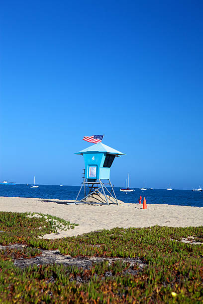 istock Lifeguard hut on the beach 182798478