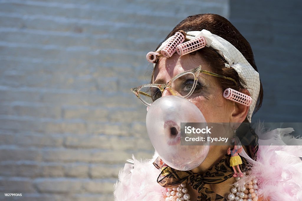Hon Senior Soplando burbujas de Baltimore - Foto de stock de Mujeres mayores libre de derechos