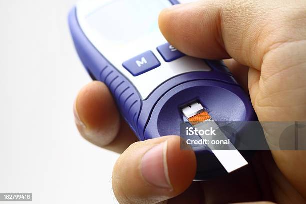 Dispositivo De Teste - Fotografias de stock e mais imagens de Glicemia - Glicemia, Diabetes, Glucose