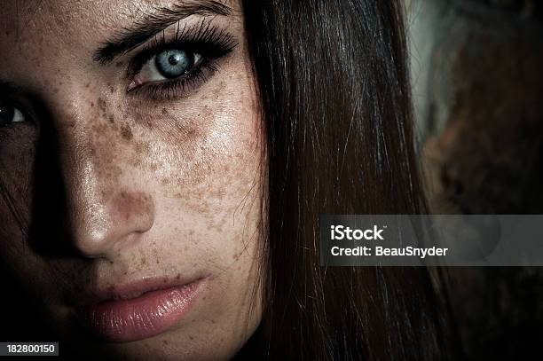 Девушка С Freckles — стоковые фотографии и другие картинки Родинка - Родинка, Лицо человека, 20-29 лет