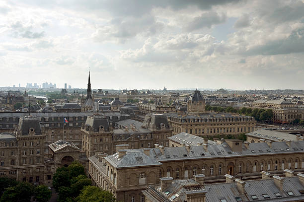 istock Sacre Coeur on the Paris skyline 182800579