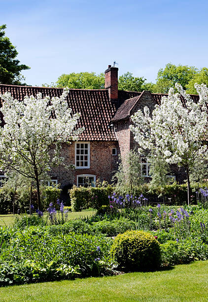 istock Cottage gardens and lawns 182802328
