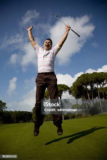 Foto de Pulando Feliz Golfista e mais fotos de stock de Felicidade - Felicidade, Golfe, 30 Anos