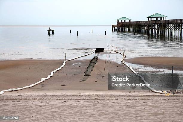 Foto de Explosão De Proteção Envolve O Dreno Em Mississippi Costa Do Golfo e mais fotos de stock de Costa do Texas