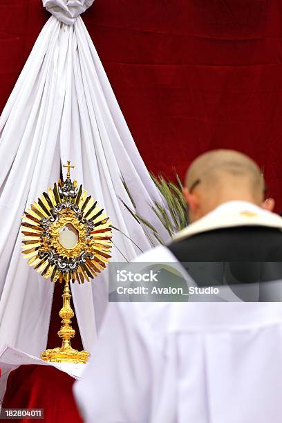 Foto de Corpus Christi e mais fotos de stock de Custódia - Custódia, Batina, Catolicismo