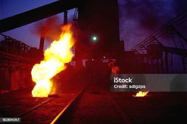 Koksowanie Zakład - zdjęcia stockowe i więcej obrazów Betonowy - Betonowy, Brudny, Błyszczący