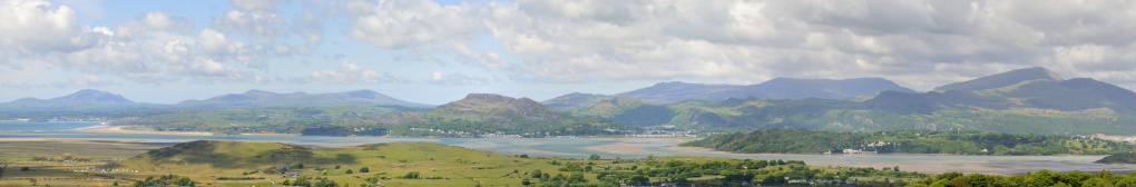 A sweeping panoramic view from Criccieth on the left across to Portmadoc and Portmerion.