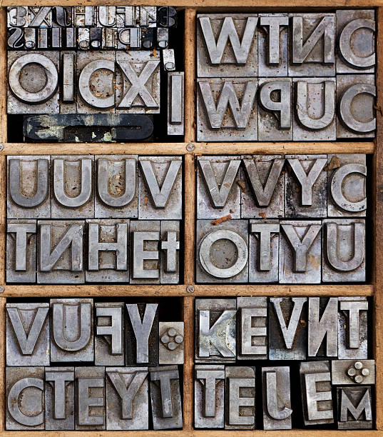 Metall Buchstaben Drücken – Foto